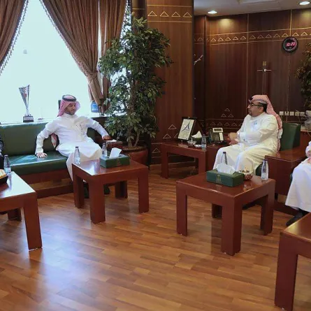 الهلال الأحمر السعودي يطلق برنامج المستجيب الأول لتنمية المهارات الإسعافية لأفراد المجتمع مصدر الصورة واس