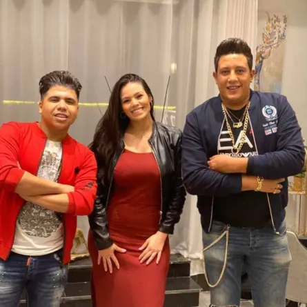 حمو بيكا وعمر كمال ولورديانا من فيديو انت معلمة - الصورة من حساب حمو بيكا على الفيس بوك