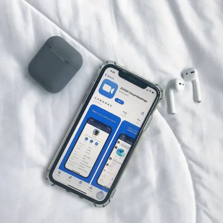 صورة تطبيق زووم