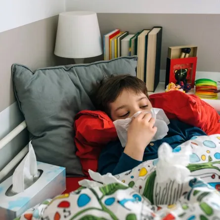 صورة لطفل مصاب بالرعاف