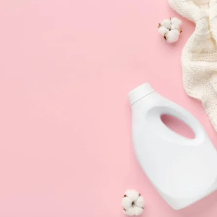 خطوات منزلية لإزالة بقع الكلور من الملابس