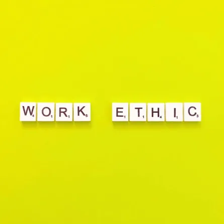 نماذج عن قواعد وأخلاقيات العمل