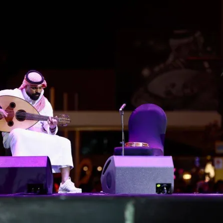 أحد المتسابقين في مسابقة ملك العود 