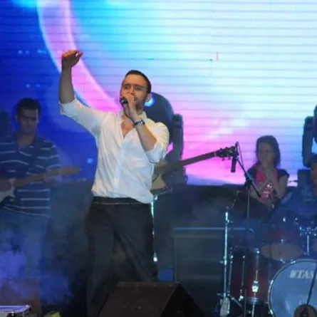 صورة الفنان حسام حبيب - من حسابه على " فيسبوك"