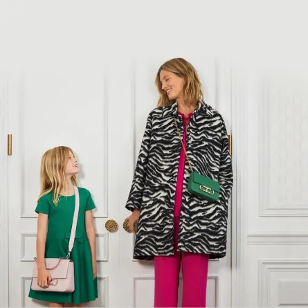 الصورة من موقع كارولينا هيريرا الالكتروني