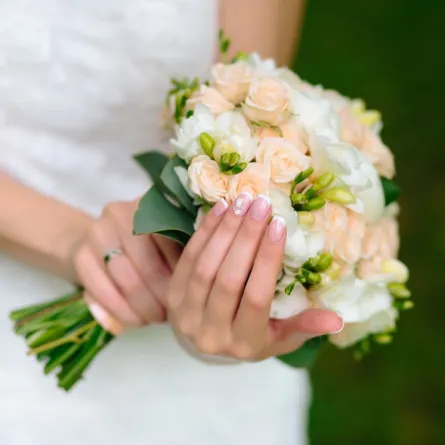 موديلات أظافر فرنش لعروس 2022