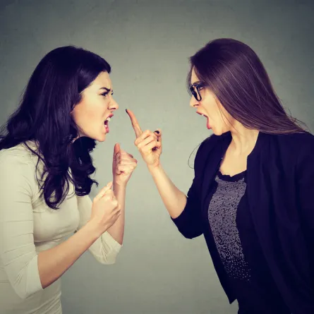 بعد موقف ويل سميث العنيف.. تعرّفوا إلى قواعد الإتيكيت في الرد على الإساءة