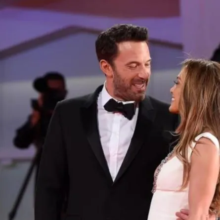 جنيفر لوبيز وبن افليك- صورة من موقع دايلي مايل الإلكتروني