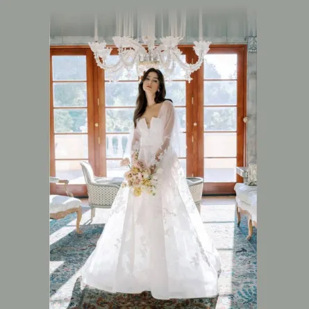 فساتين زفاف بتصاميم محتشمة من آن بارج  Anne Barge