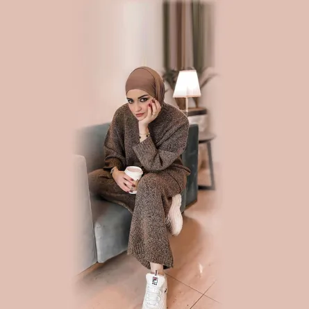 سارة الجمّال بأزياء مونوكروم