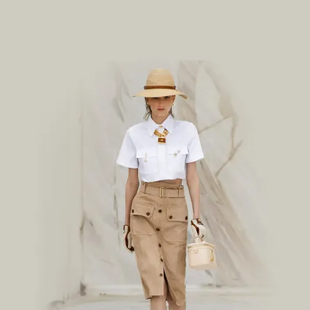 قميص باللون الأبيض من إليزابيتا فرانكي Elisabetta Franchi 