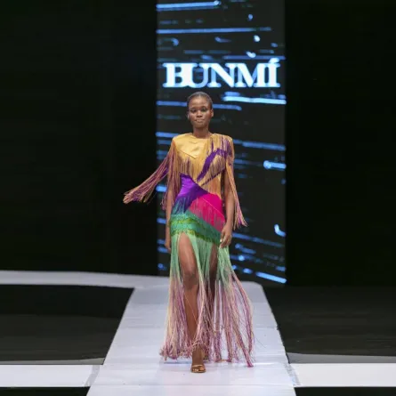 فستان مزين بالشراشيب من أدارا فونديشن  Adara Foundation