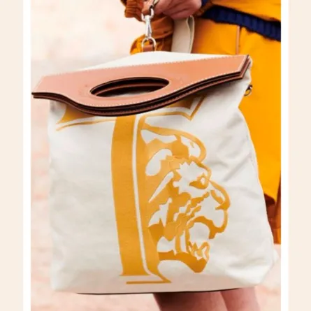 حقائب للرجل من مجموعات صيف 2022 من تودز  Tods