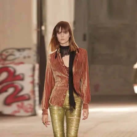 الترتر يزيّن إطلالاتك في الصيف