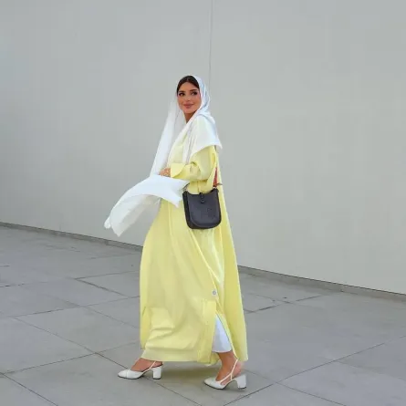 موديلات عبايات ملونة لعيد الفطر 2022