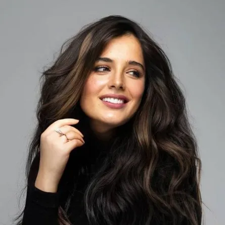 الفنانة إيمان الحسيني - صورة من صفحتها الرسمية على موقع " انستغرام"