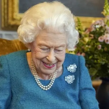 الملكة اليزابيث