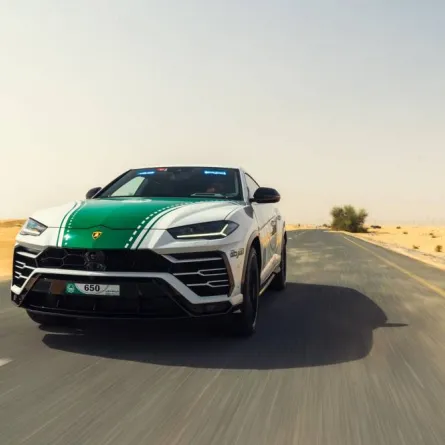شرطة دبي تعزّز أسطولها بـ"لامبورغيني أوروس"