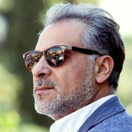 المخرج الراحل حاتم علي - الصورة من حساب شقيقه المنتج زياد علي على فيسبوك