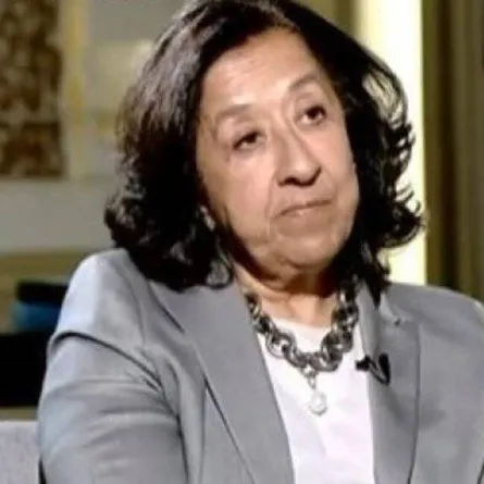 لبنى العليان بكت مرة واحدة خلال 41 سنة بيزنس وتكشف السبب