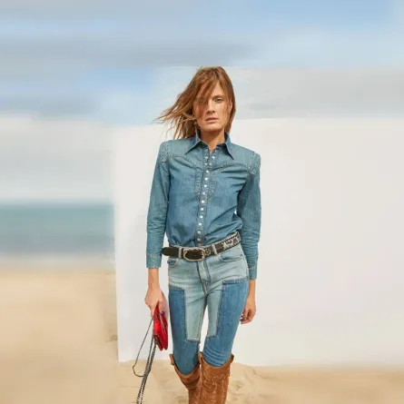 إطلالات الدنيم من عروض صيف 2022