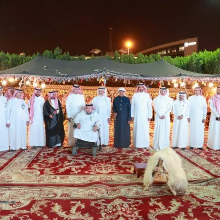 وزارة الموارد البشرية تنظم إفطارا جماعيا لكبار السن- الصورة من موقع الوزارة