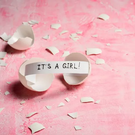 صورة تعبيرية عن قدوم الفتاة