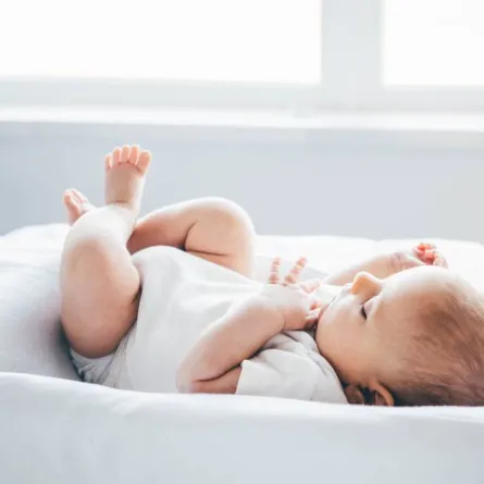  علامات ذكاء الطفل في عمر الشهرين