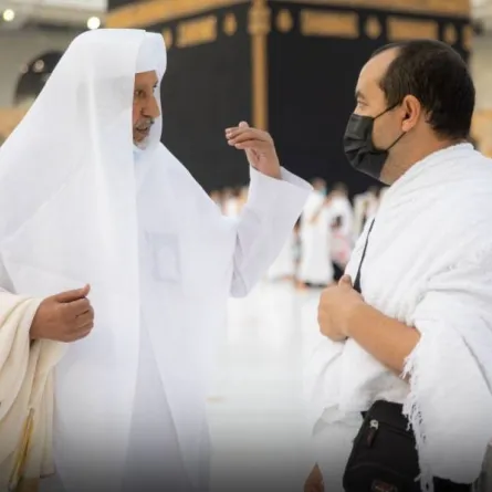 ما يزيد عن ألف مستفيد من خدمة التطويف بالمسجد الحرام