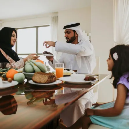 صورة لعائلة على الإفطار