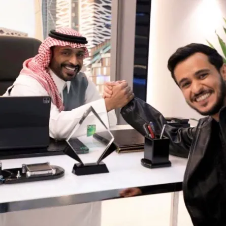 عايض في كواليس استيديو 22 - الصورة من حسابه على الانستجرام