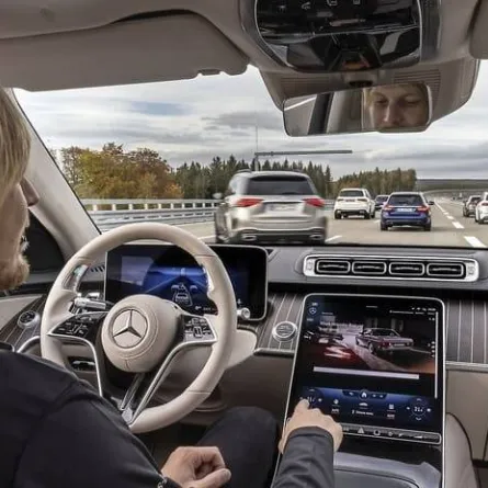 القيادة الذاتية بأس كلاس الأبعد عن المستويات الأخرى 