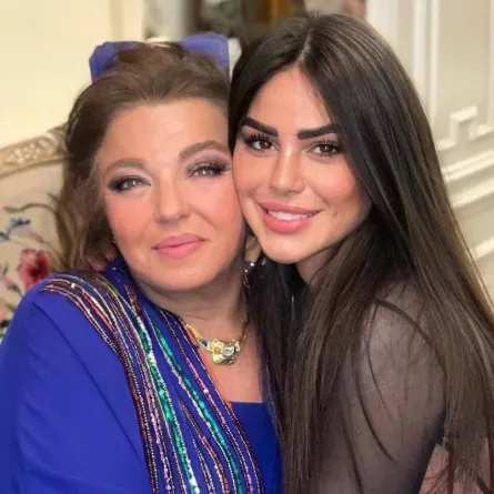 هدي رمزي وابنة شقيقها شهد - الصورة من حساب شهد رمزي على إنستغرام