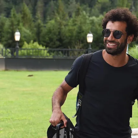 اللاعب المصري محمد صلاح - صورة من حسابه الرسمي على موقع " فيسبوك "