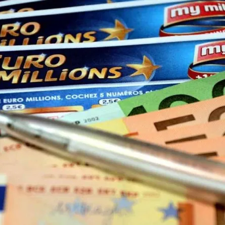 يتبرع بجائزته الكبرى في اليانصيب لـ"إنقاذ الكوكب"!