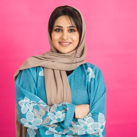 مكوّنات مُستخدمة في نزع البقع التي تلطّخ العباءة الملوّنة