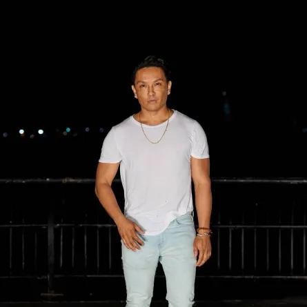 المصمم الأمريكي  برابال غورونغ  