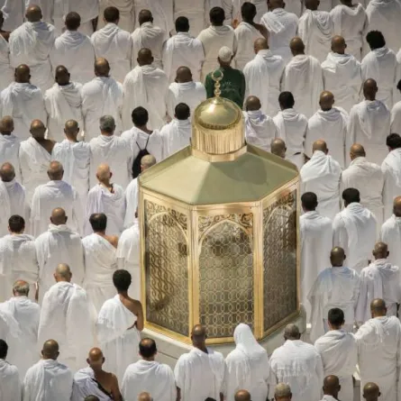 معتمرون آمنون 