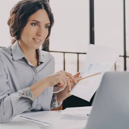 من المُفيد سؤال زملاء العمل عن الأفكار الآيلة إلى تحسين الأداء اليومي