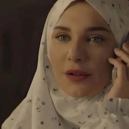 سلاف فواخرجي بالحجاب - الصورة لقطة شاشة من المسلسل