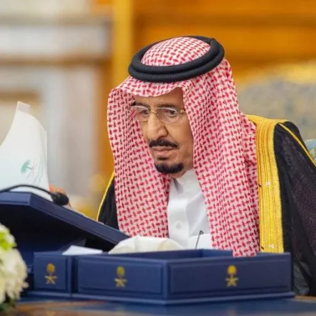خادم الحرمين الشريفين يرأس جلسة مجلس الوزراء - الصورة من "واس"