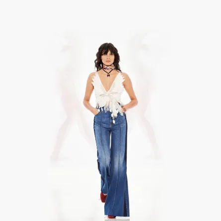 إطلالات كاجوال بالجينز