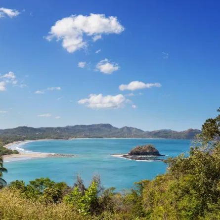 كوستاريكا وجهة مليئة بالشواطئ والغابات المطيرة والبراكين