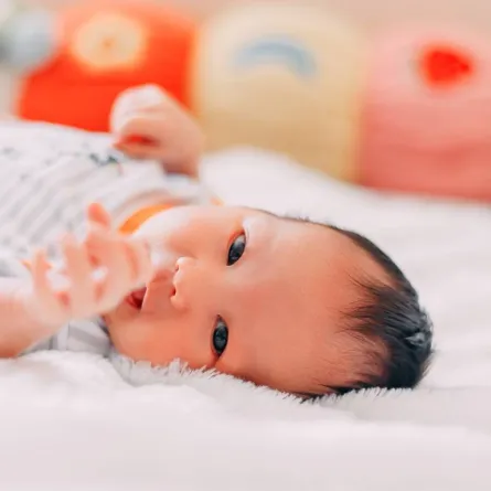 صورة طفل يثرثر