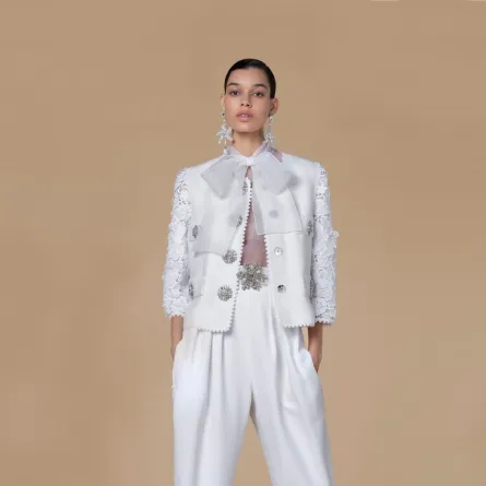 بدلة للعروس الجذابة من أندروا جين Andrew GN 