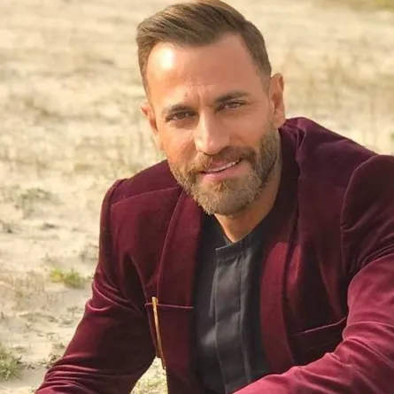 الفنان نيقولا معوض - صورة من صفحته الرسمية على موقع " انستغرام"