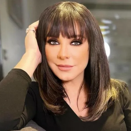 سلاف فواخرجي وقصة شعر كاريه مع غرة - الصورة من حسابها الرسمي على إنستغرام