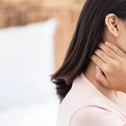 تمارين شد الرقبة والذقن