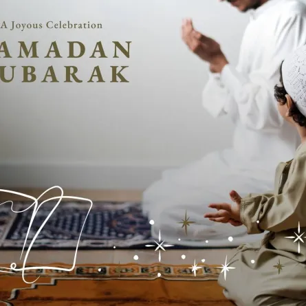 صورة لطفل يدعو