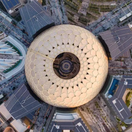 عدد الشركات الصغيرة والمتوسطة من خارج دولة الإمارات بلغت 760. الصورة من "وام"